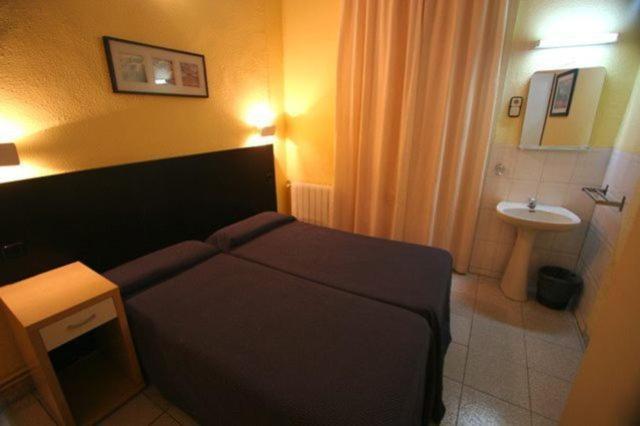 Hostal Baires Barcelona Zimmer foto